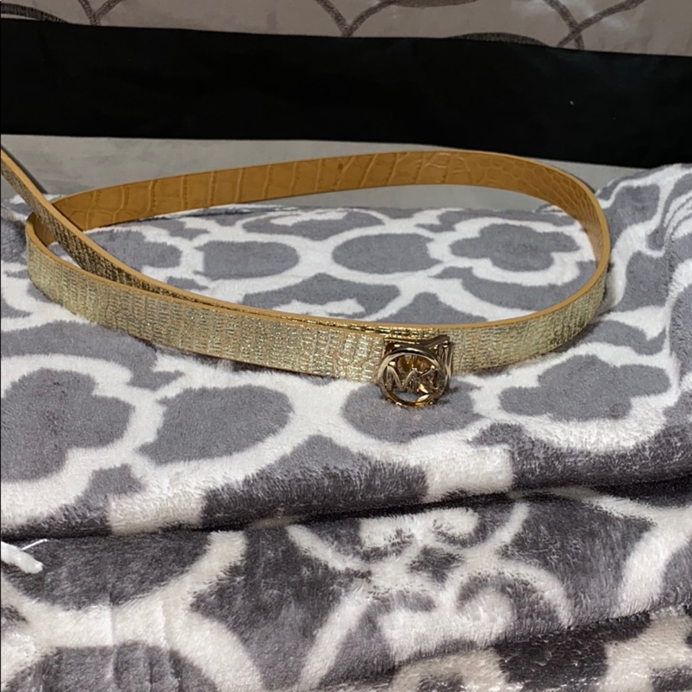 Michael kors gold metallic & tan reversible belt